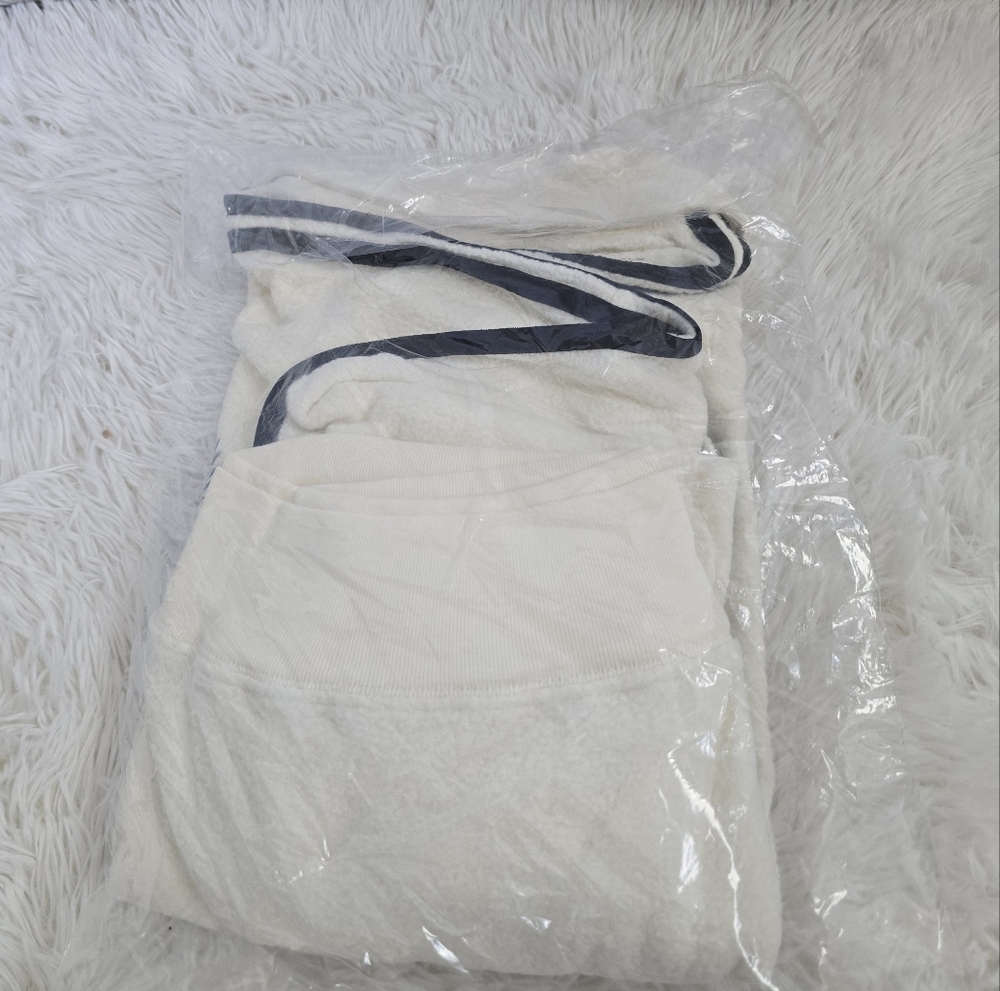 Victoria's Secret PINK Cream Reverse Fleece Cropped Sweatshirt NWT SZ XL‎ - Picture 10 of 11